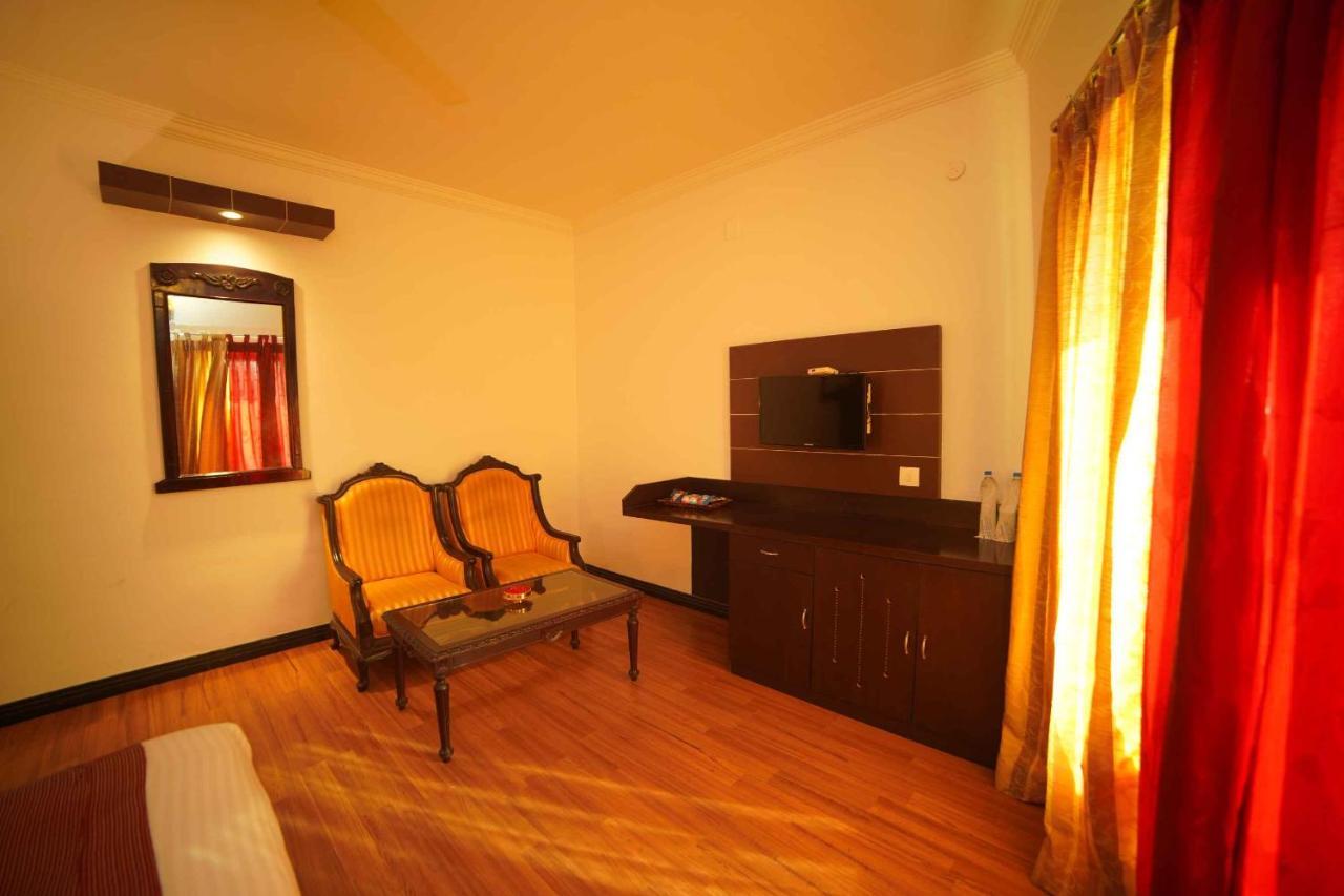 Hotel The Vyshakh Guruvāyūr Exterior foto
