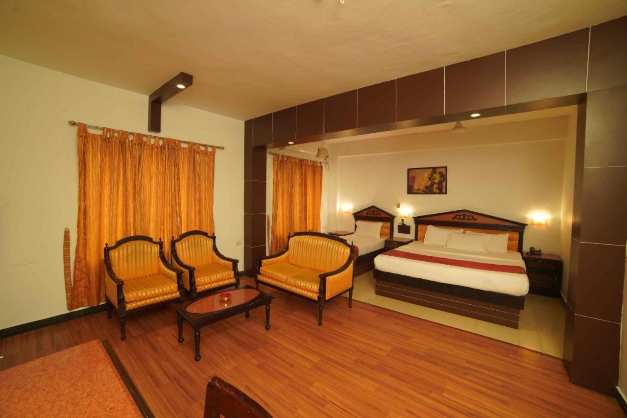 Hotel The Vyshakh Guruvāyūr Exterior foto