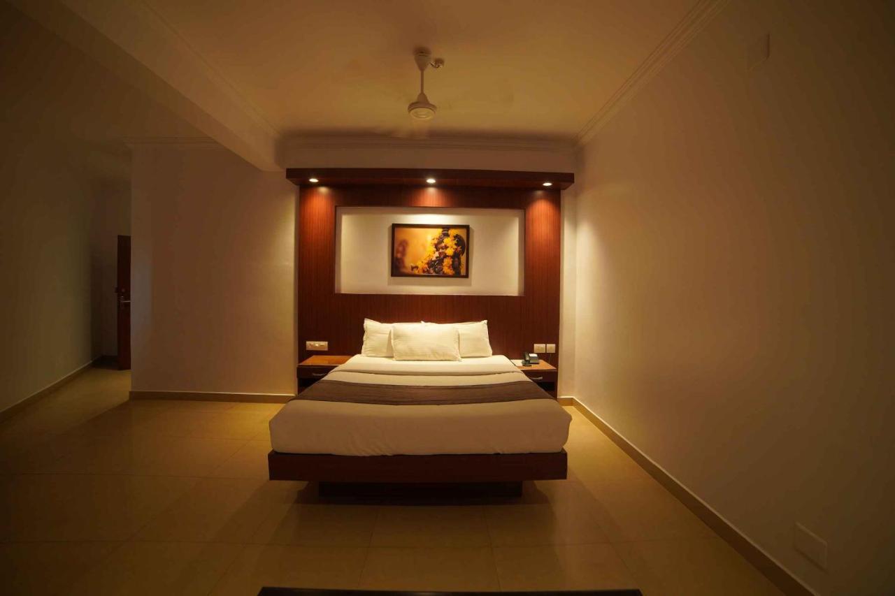 Hotel The Vyshakh Guruvāyūr Exterior foto