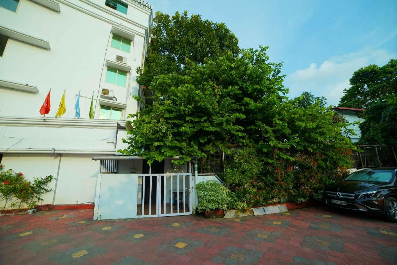 Hotel The Vyshakh Guruvāyūr Exterior foto